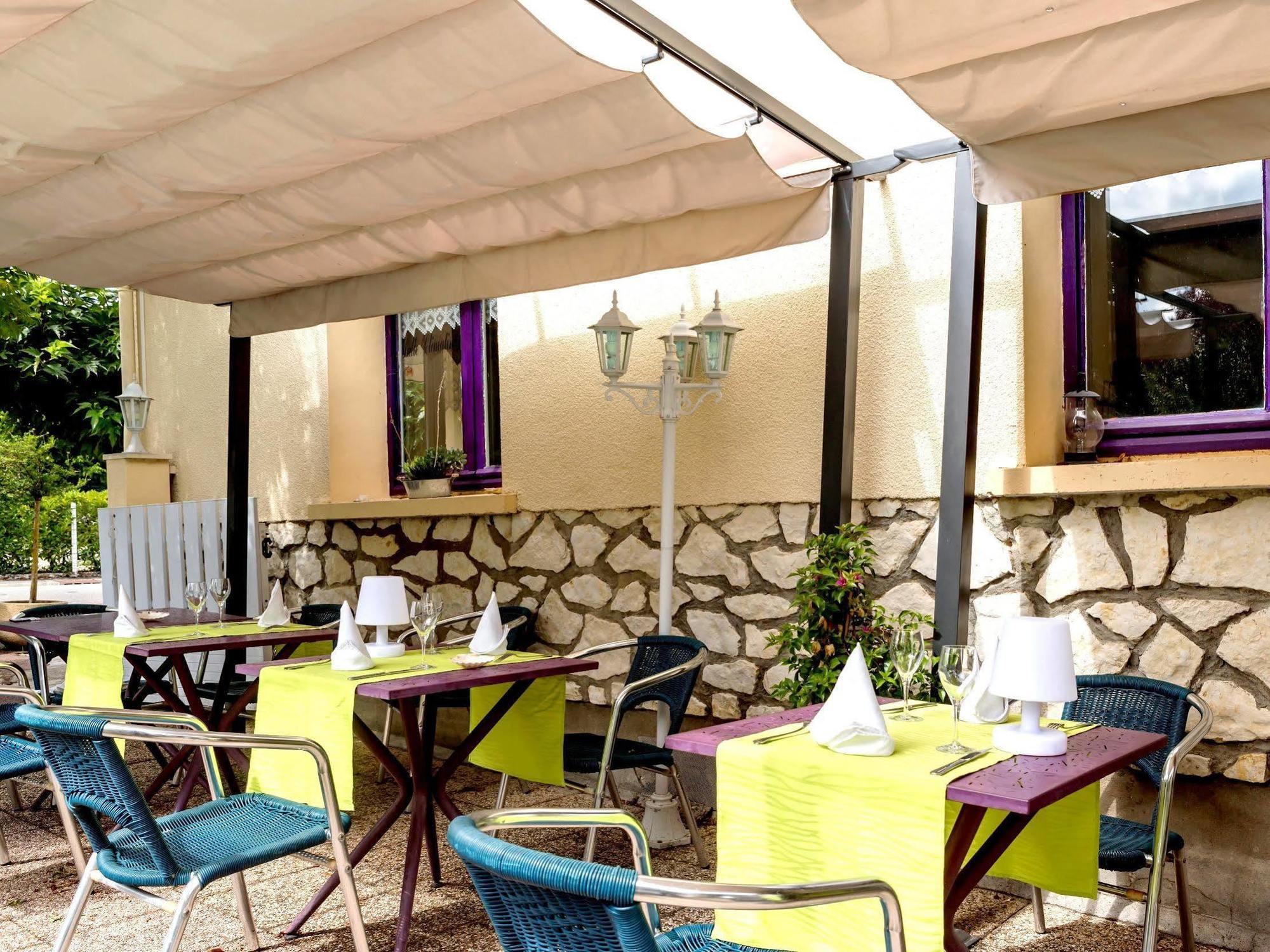 Hotel Restaurant La Braisiere 생로멩 외부 사진